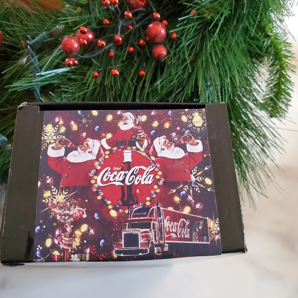 Santa Coca Cola Christmas 20oz Tumbler with duo lids 🎉sale